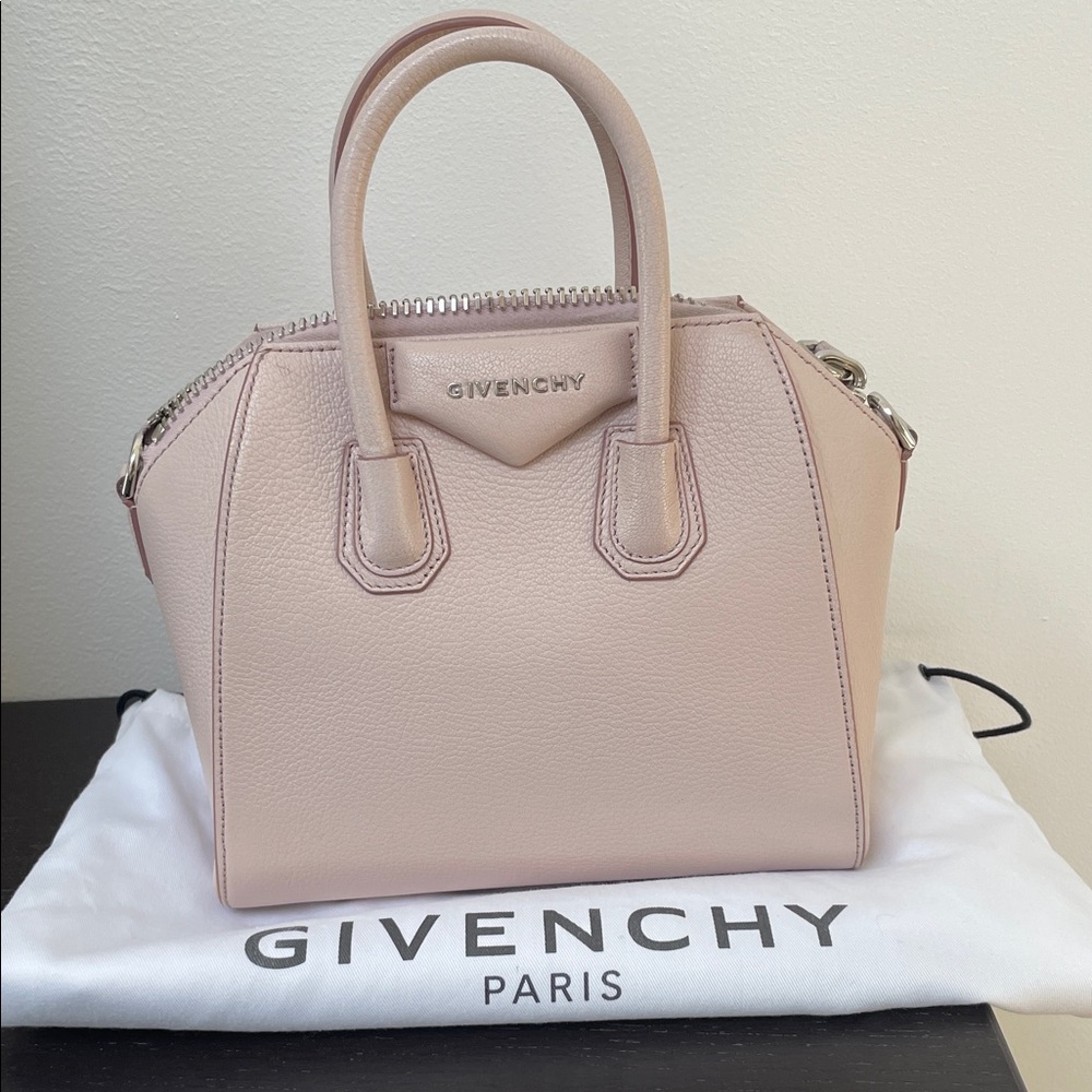 Antigona Small Top Handle Bag